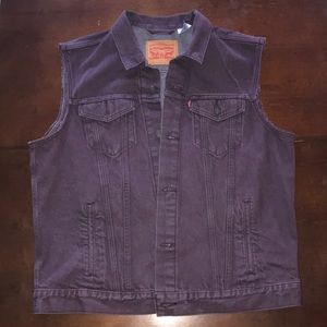 Sleeveless jean jacket